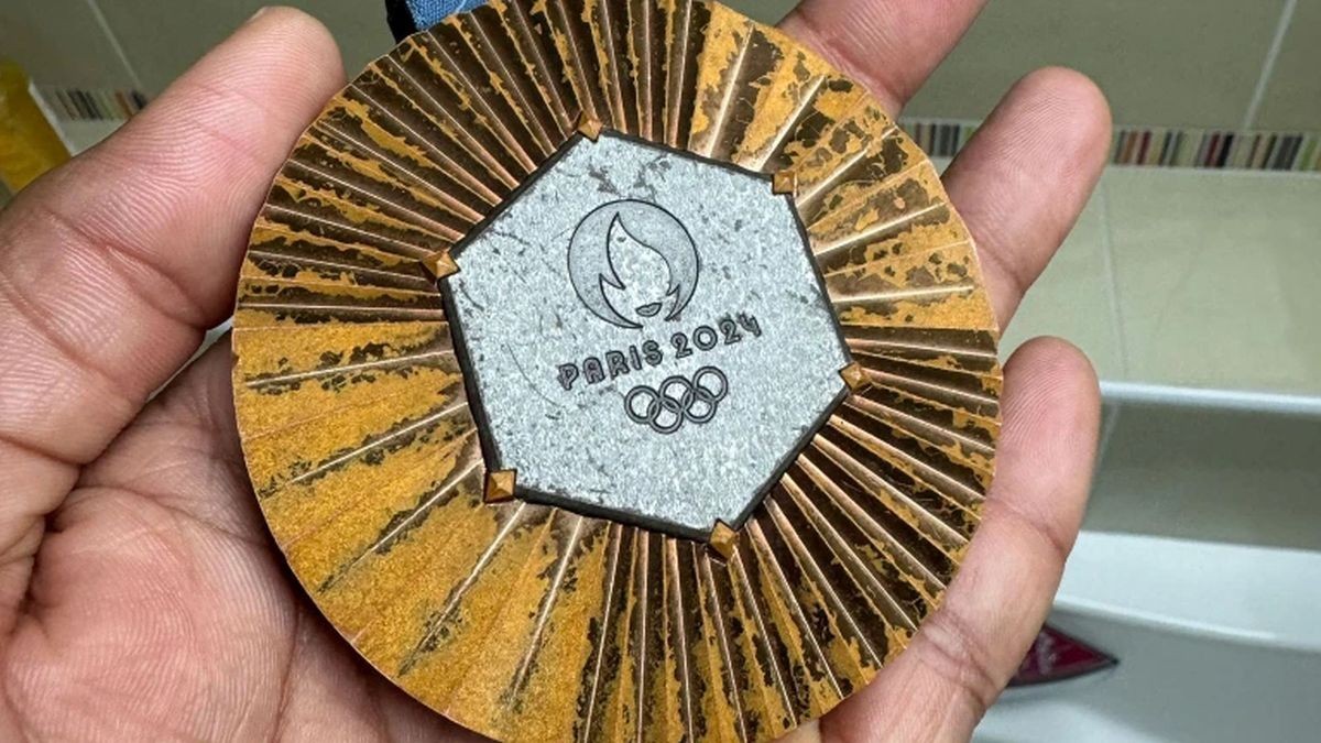 Paris 2024 Olympics, medals are defective: more than 100 already returned by athletes. INSTAGRAM (Image obtained at insidethegames.biz)